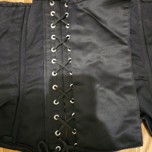 Corsettery steel bonded lace red and black corset - Picture 8 of 10